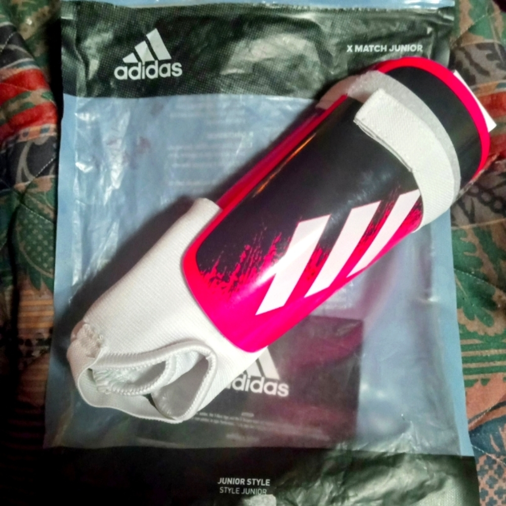 BNIP Adidas brand Youth Shin Gaurds
